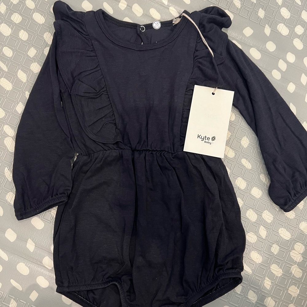 Kyte Baby Black Long Sleeve Romper